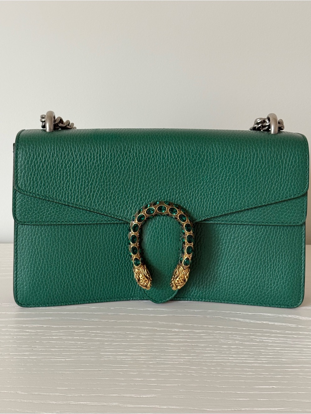 GUCCI Emerald Green Shoulder Bag with Gold-Tone Serpent Clasp